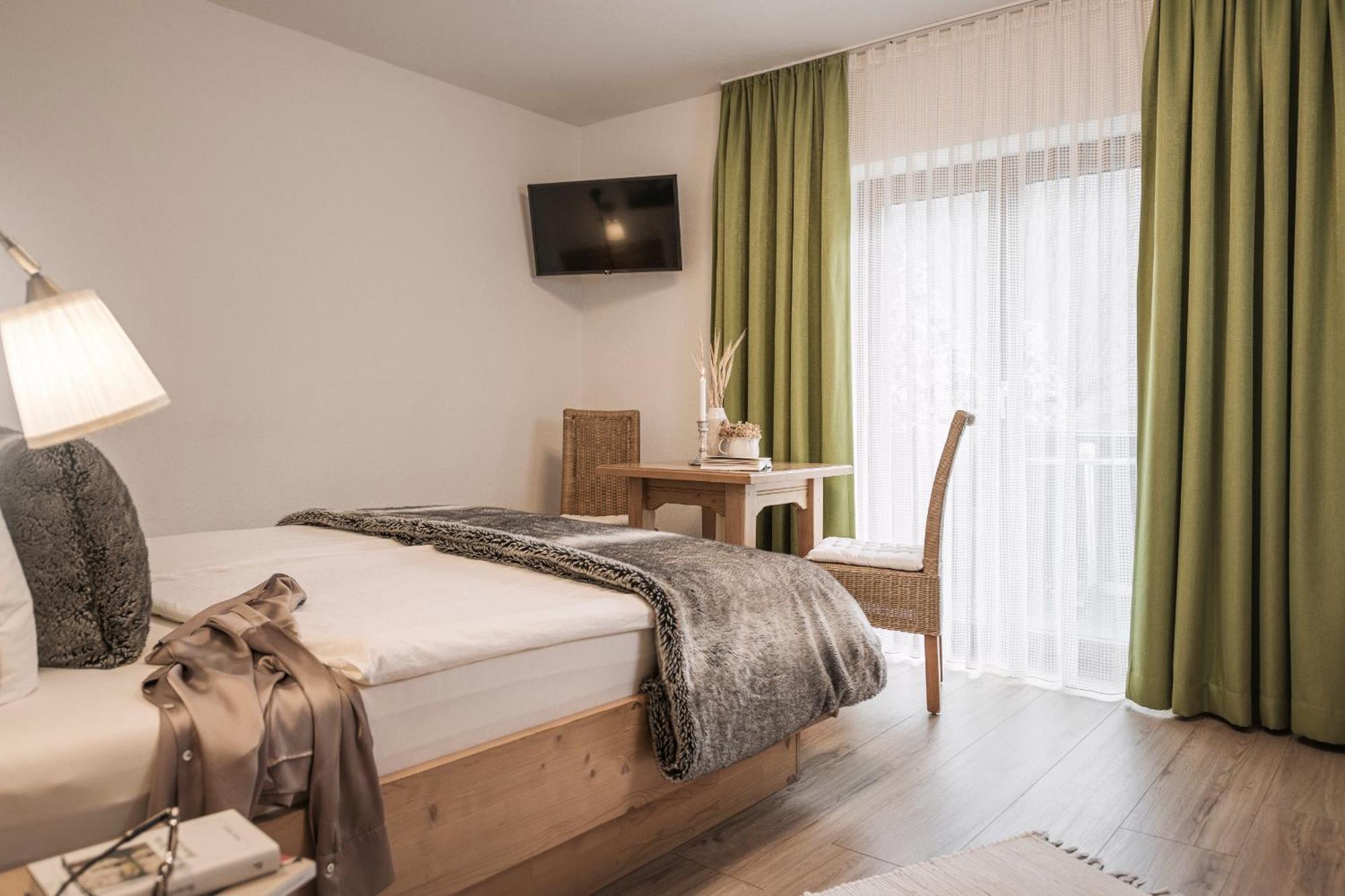Restaurant Gaestehaus Wiesenheim 유던스 외부 사진